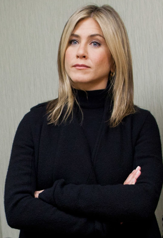 JENNIFER ANISTON ADMITS TO USING DEPUFFING WAND WHEN SHE'S 'FEELING A LITTLE PUFFY' — AND IT'S NEARLY 25% OFF